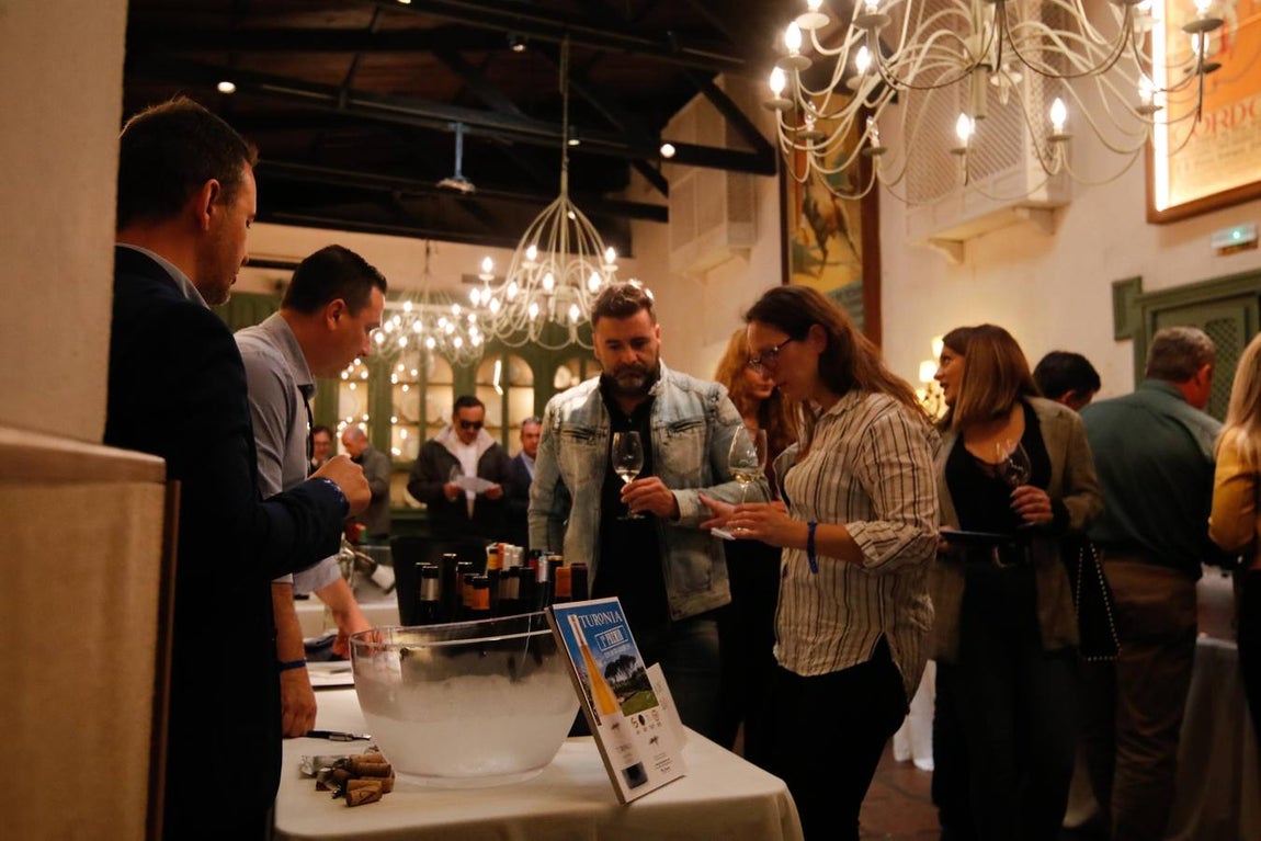 La cata de los mejores vinos de España en Bodegas Campos, en imágenes