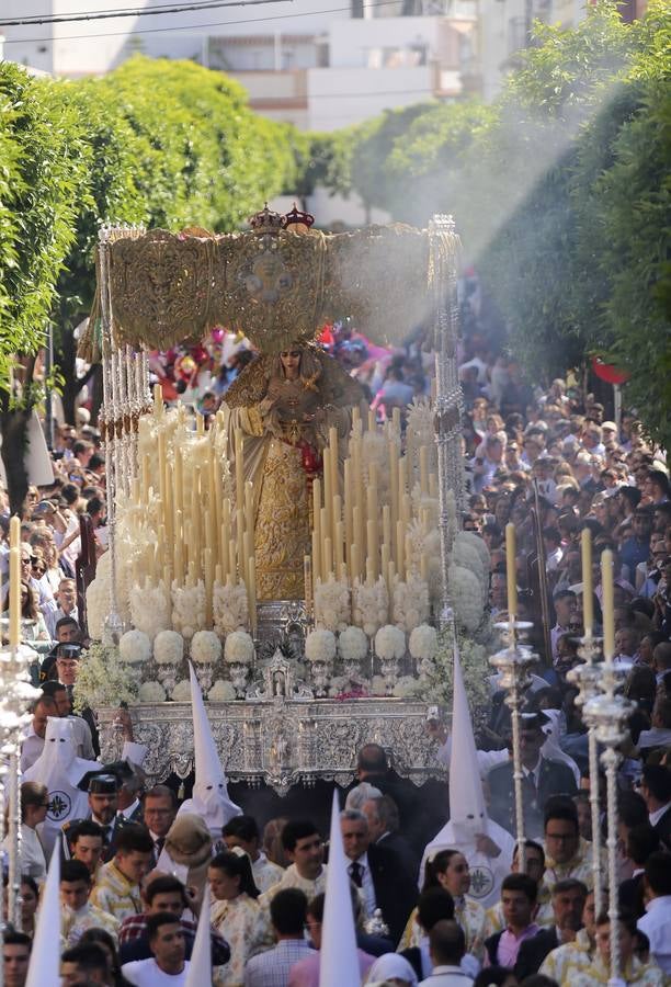 En imágenes, Triana acompaña a San Gonzalo este Lunes Santo