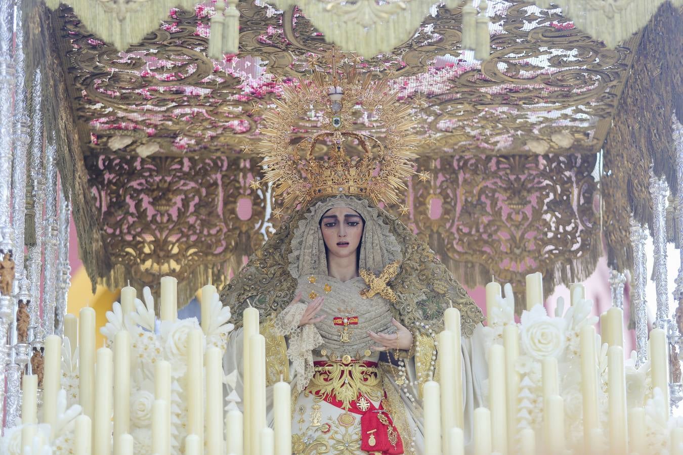 En imágenes, Triana acompaña a San Gonzalo este Lunes Santo