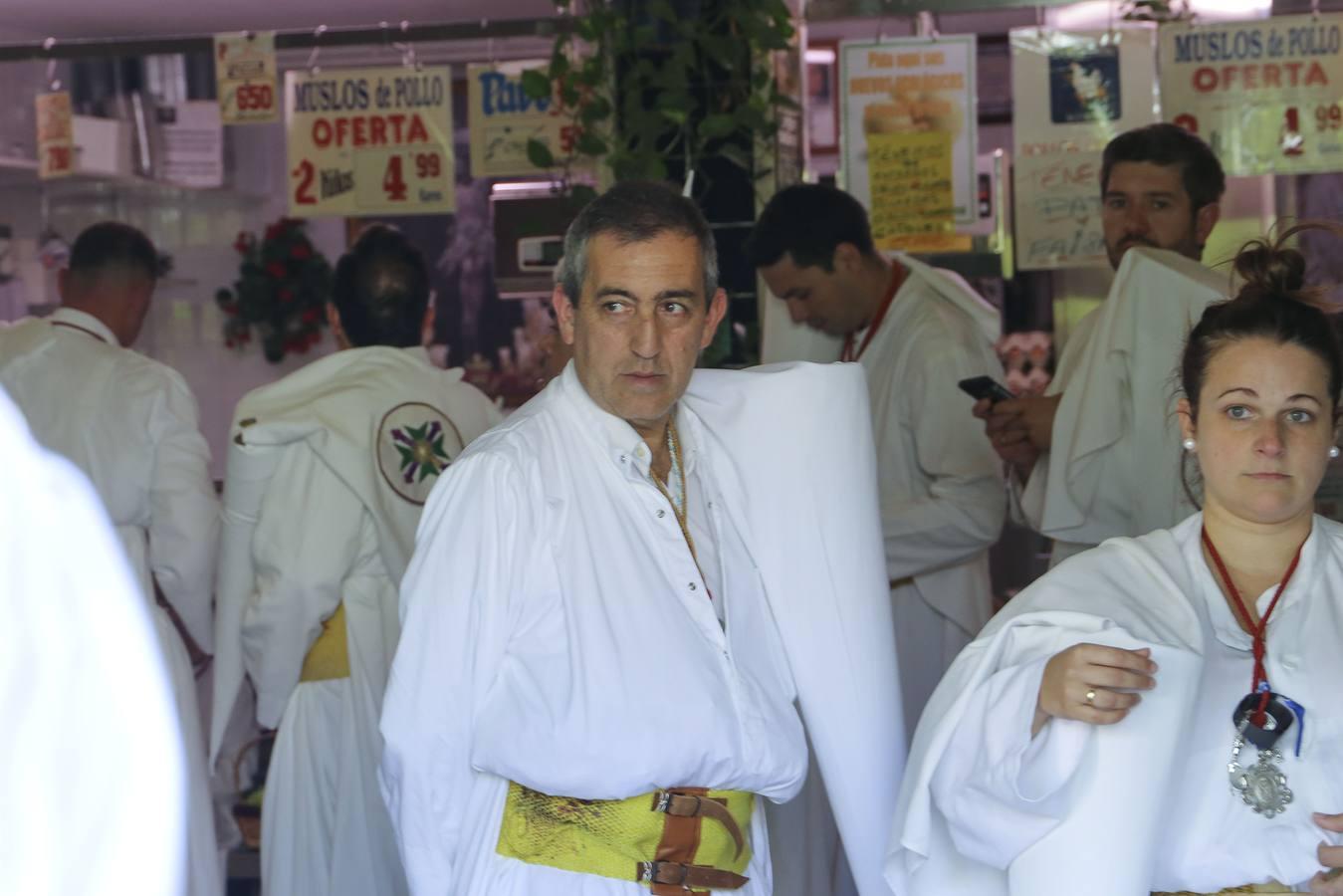 En imágenes, Triana acompaña a San Gonzalo este Lunes Santo