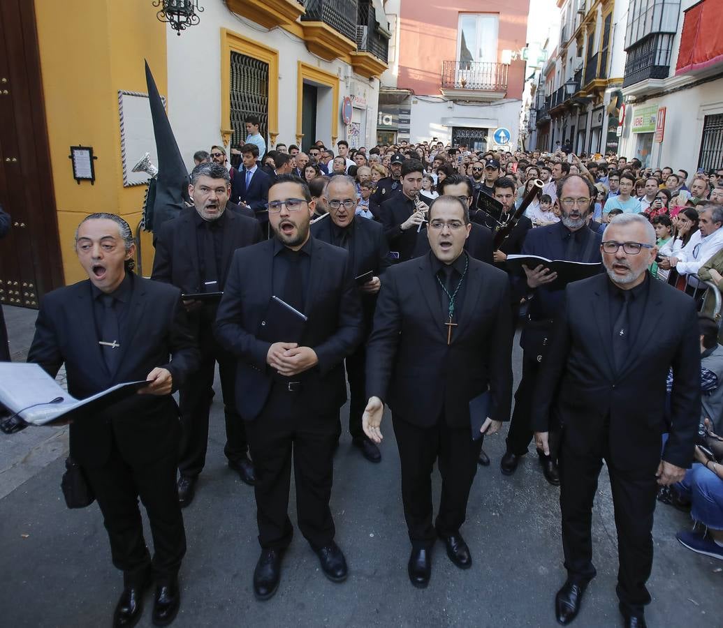 La solemne belleza de la Vera Cruz el Lunes Santo de Sevilla 2019