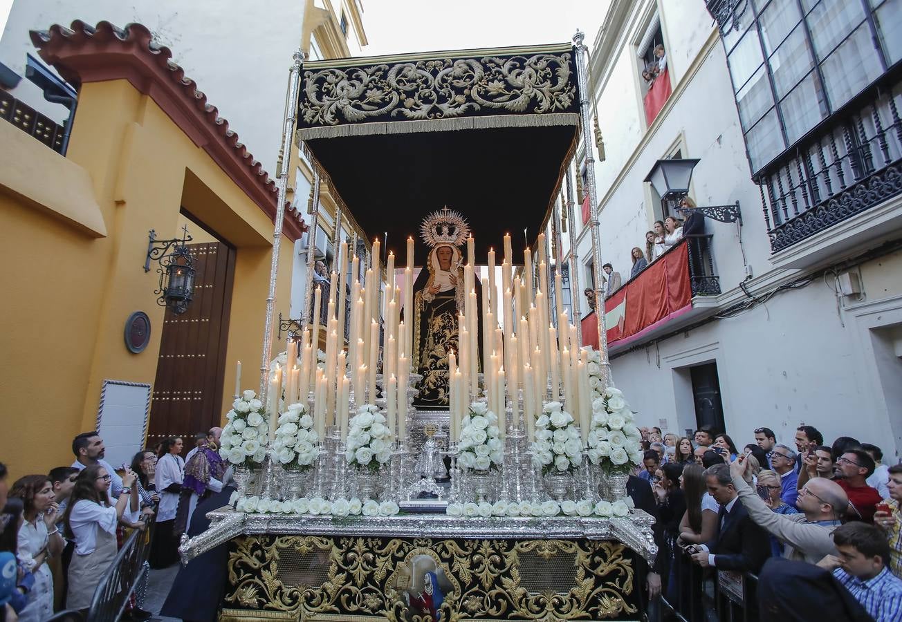 La solemne belleza de la Vera Cruz el Lunes Santo de Sevilla 2019