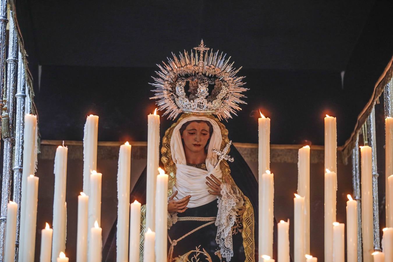 La solemne belleza de la Vera Cruz el Lunes Santo de Sevilla 2019