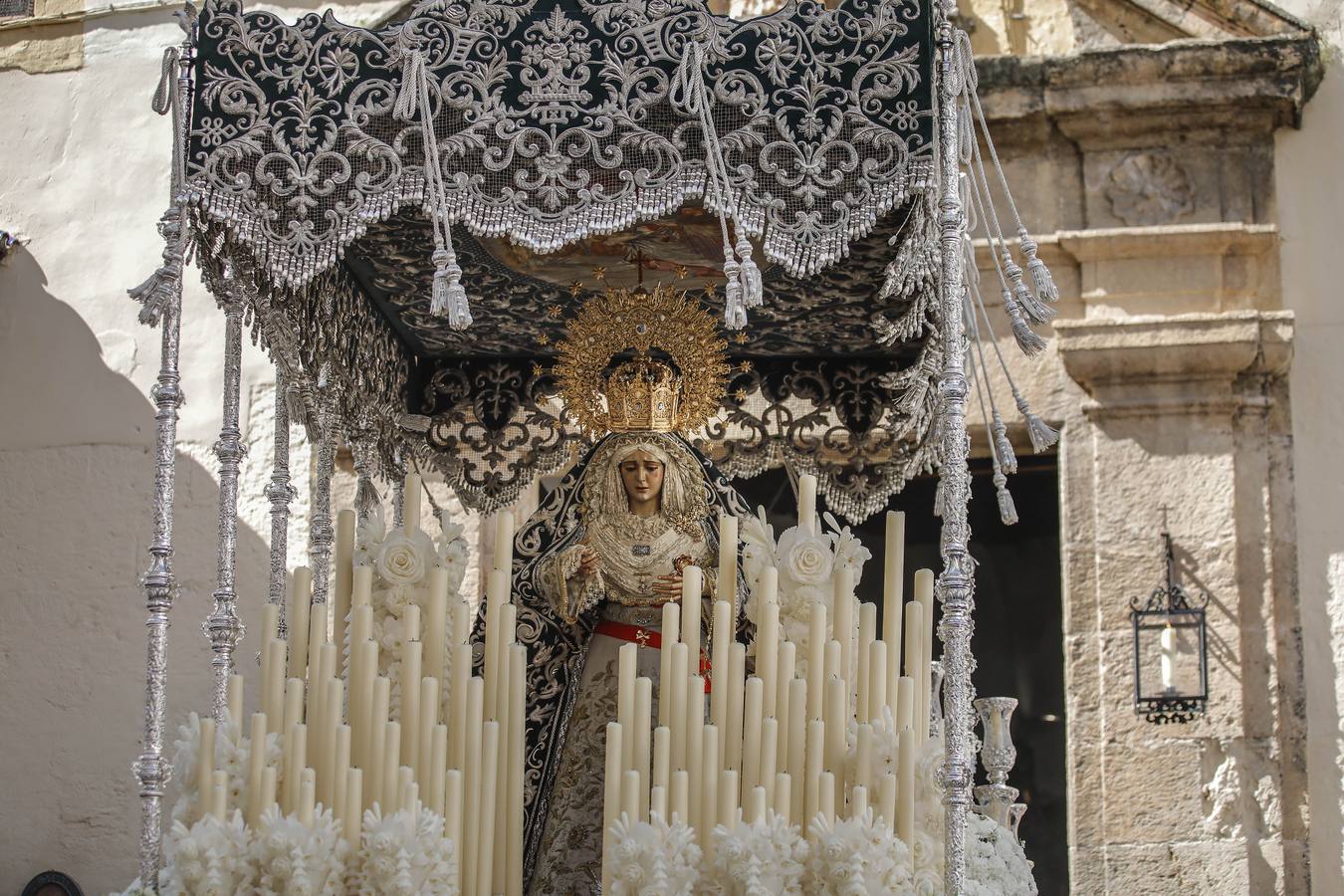 La belleza de la salida de La Candelaria este Martes Santo