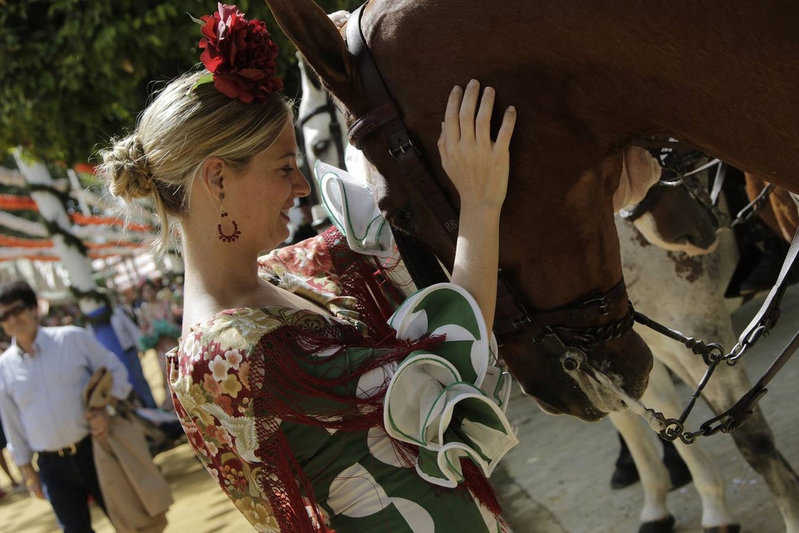 Galería: Jueves, un día perfecto para disfrutar de la Feria de Abril de Sevilla 2019