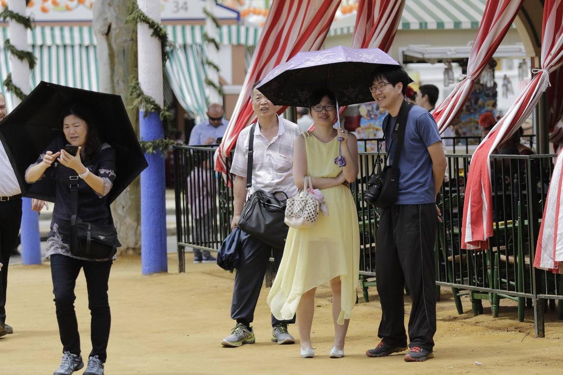 Galería: Jueves, un día perfecto para disfrutar de la Feria de Abril de Sevilla 2019