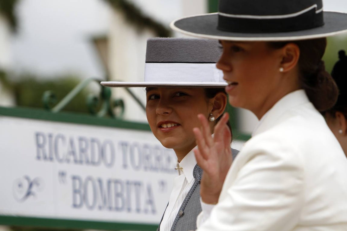 Galería: Jueves, un día perfecto para disfrutar de la Feria de Abril de Sevilla 2019