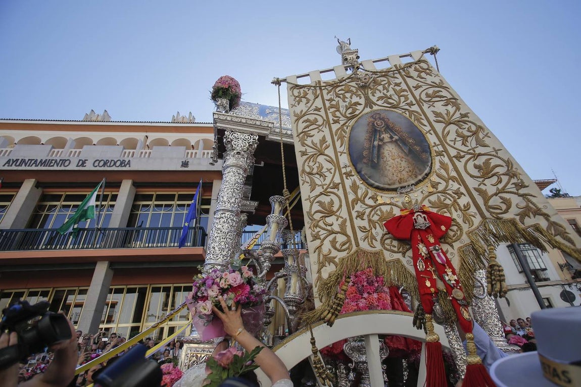 La salida de la hermandad del Rocío de Córdoba, en imágenes
