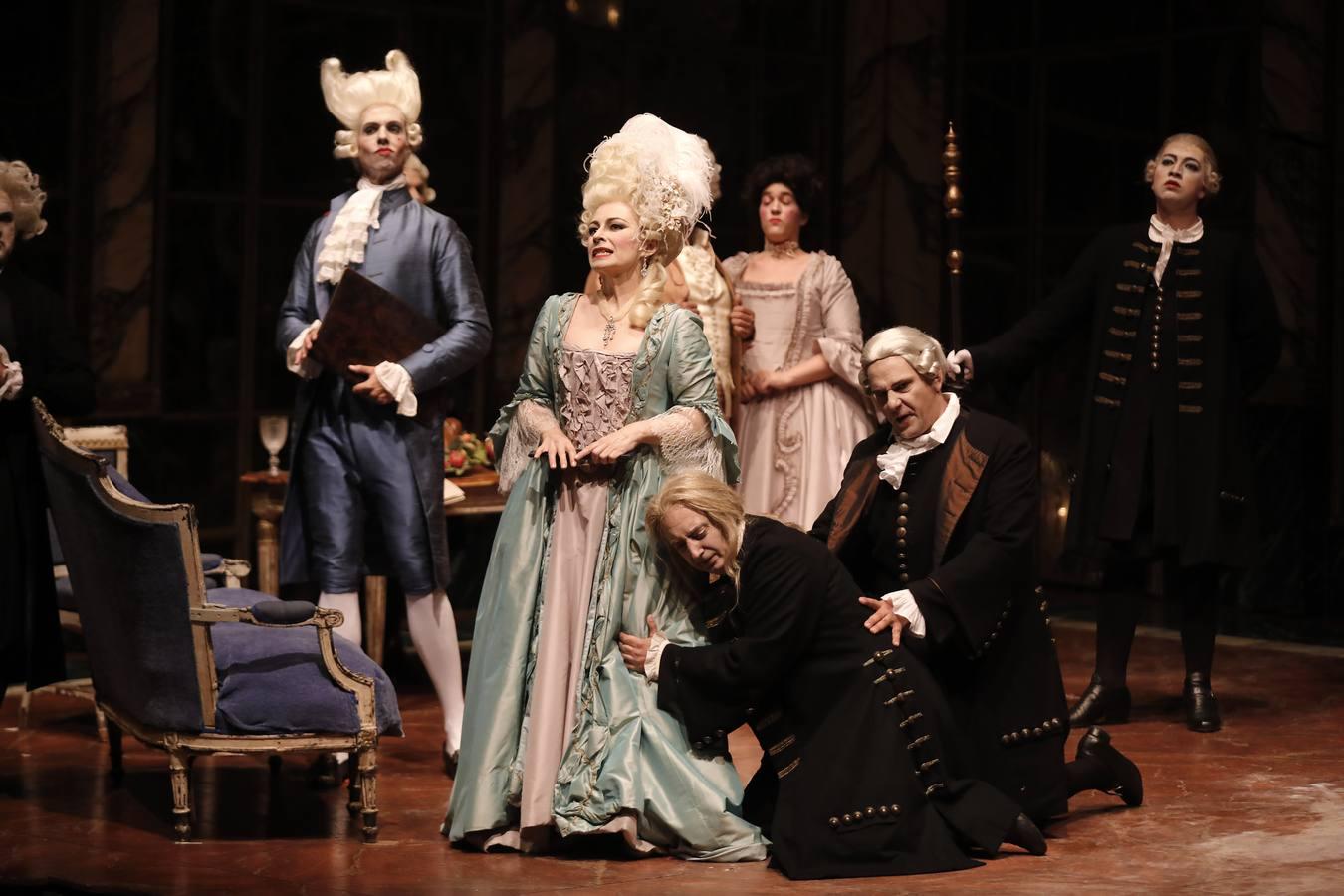 En imágenes, la ópera «Andrea Chénier», un amor trágico en el Teatro de la Maestranza
