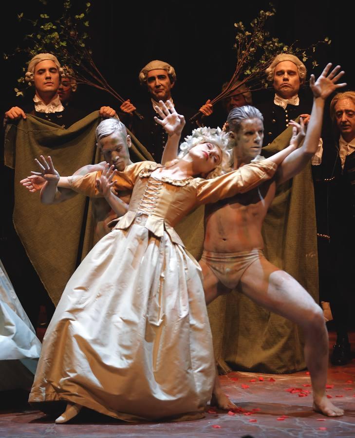 En imágenes, la ópera «Andrea Chénier», un amor trágico en el Teatro de la Maestranza
