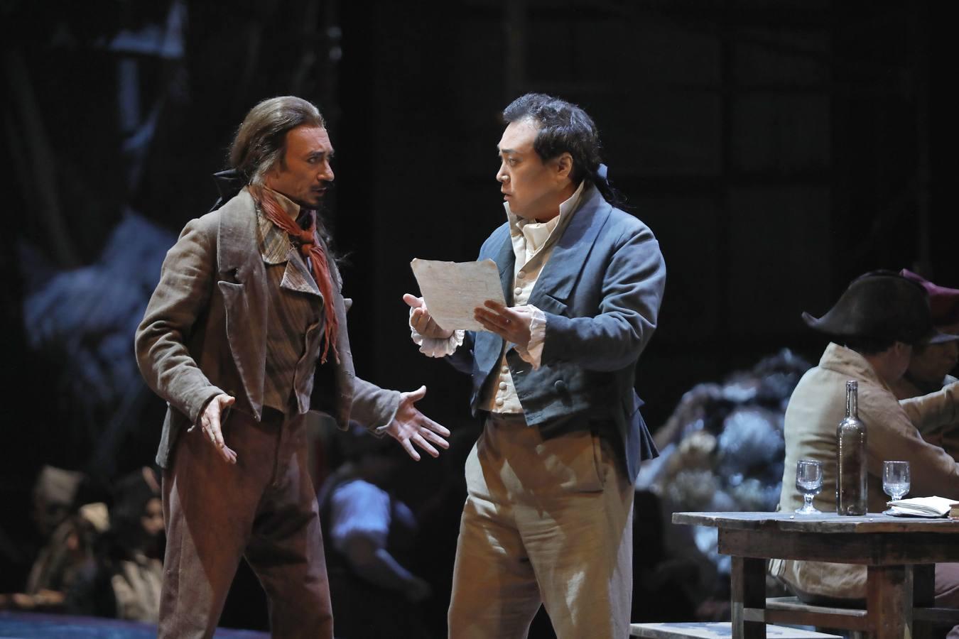 En imágenes, la ópera «Andrea Chénier», un amor trágico en el Teatro de la Maestranza