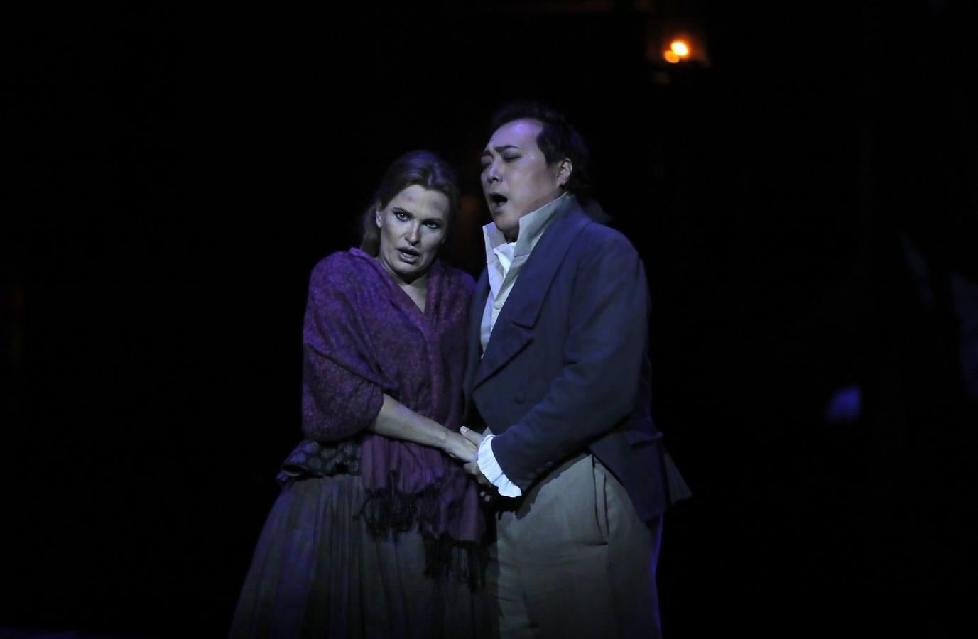 En imágenes, la ópera «Andrea Chénier», un amor trágico en el Teatro de la Maestranza