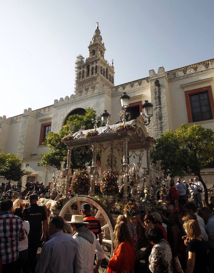 En imágenes, la salida de la hermandad del Rocío de Sevilla