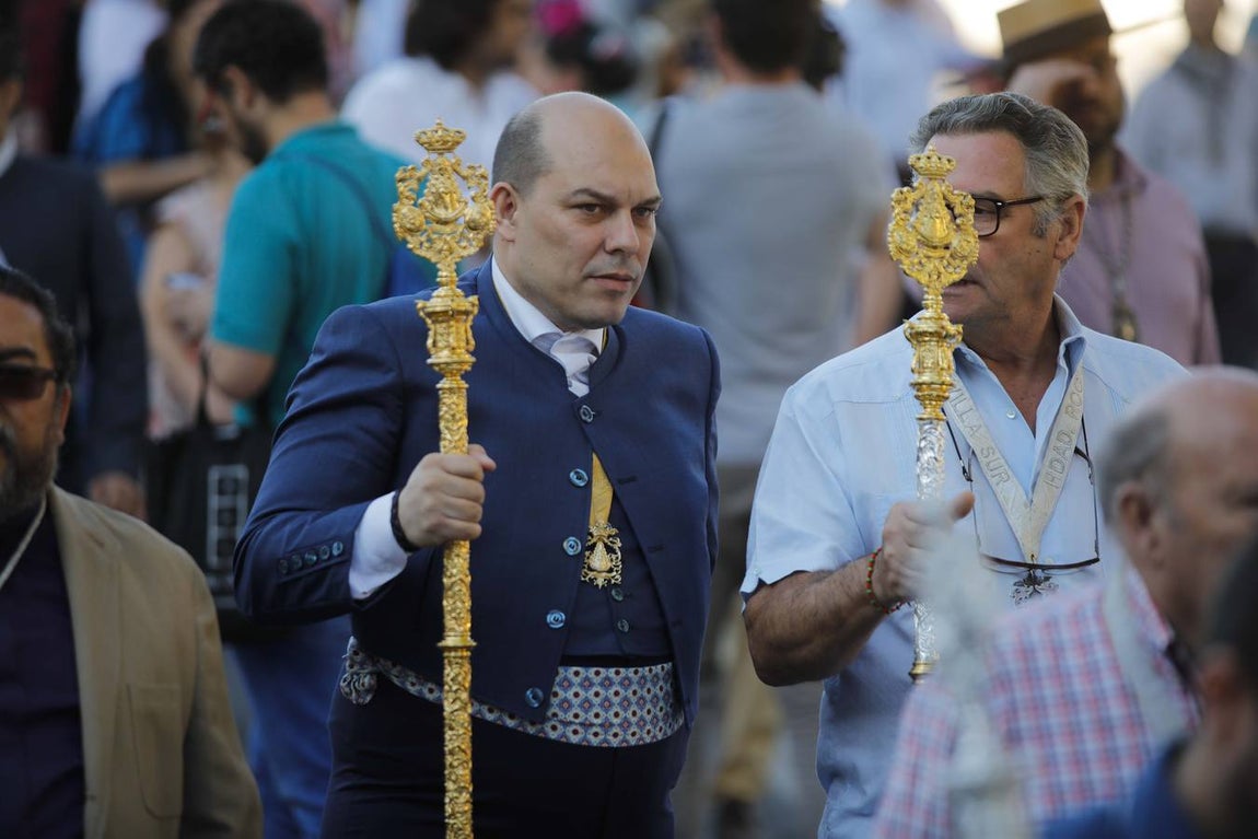 En imágenes, la salida de la hermandad del Rocío de Sevilla Sur