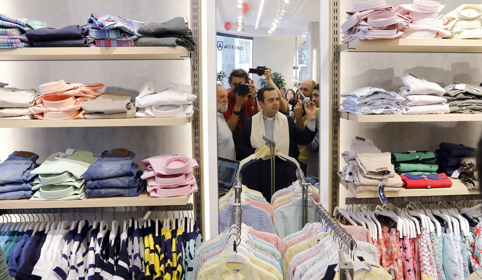 La apertura de la nueva tienda de Álvaro Moreno en Córdoba, en imágenes