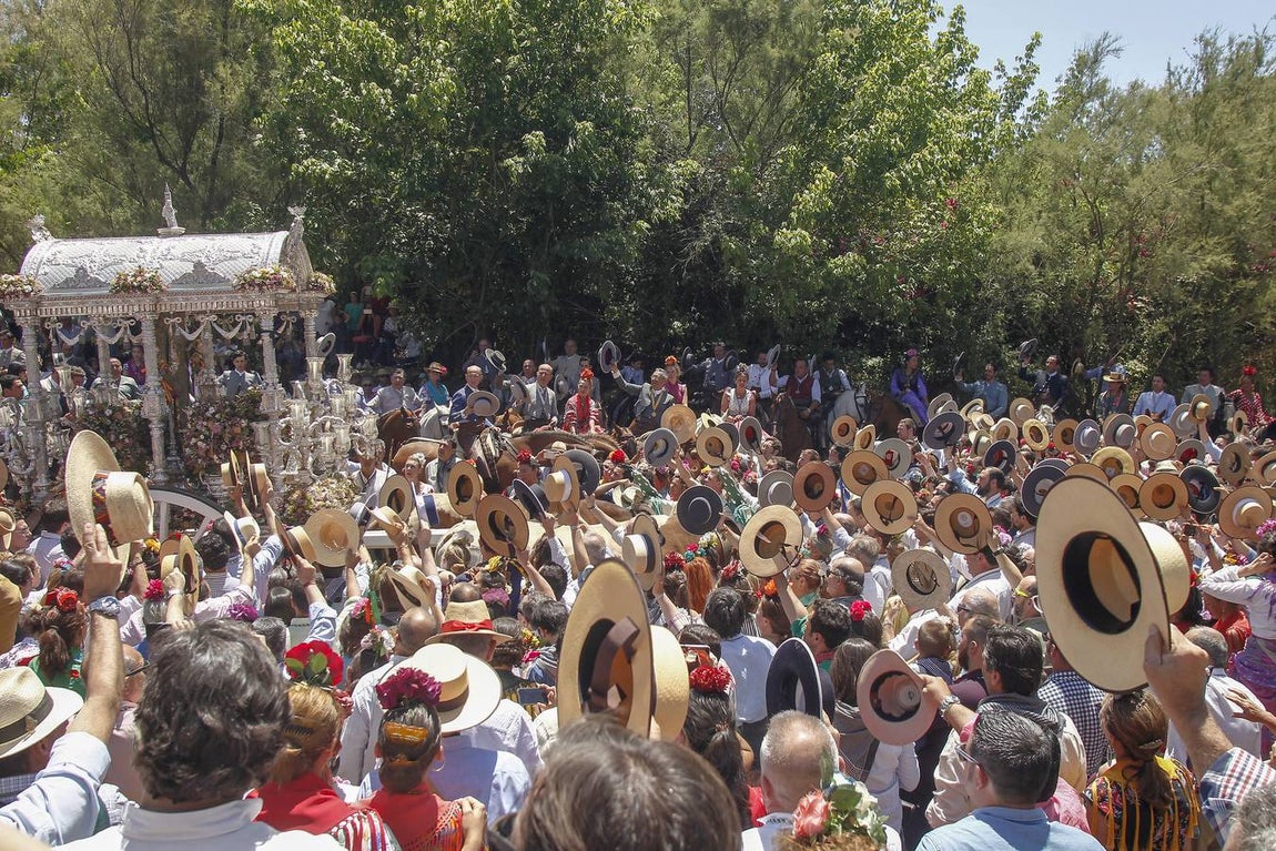 En imágenes, las hermandades de Sevilla, Triana y Sevilla Sur por el Quema (y II)
