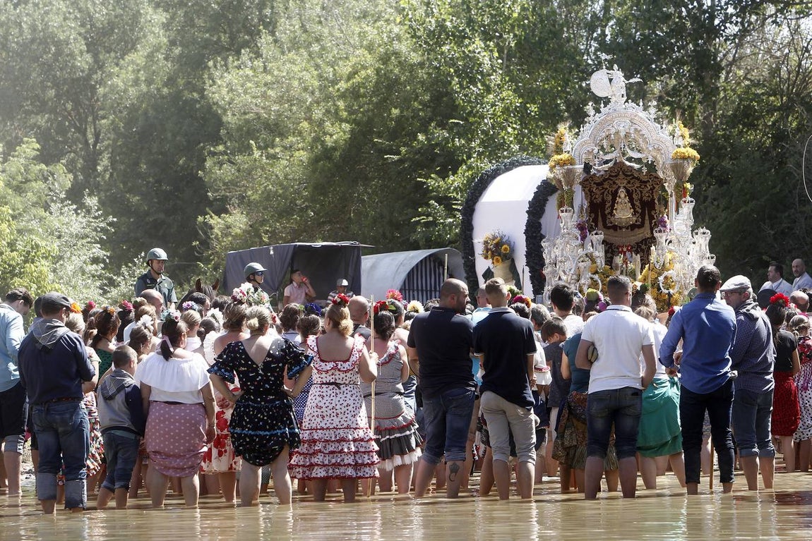 En imágenes, las hermandades de Sevilla, Triana y Sevilla Sur por el Quema (y II)