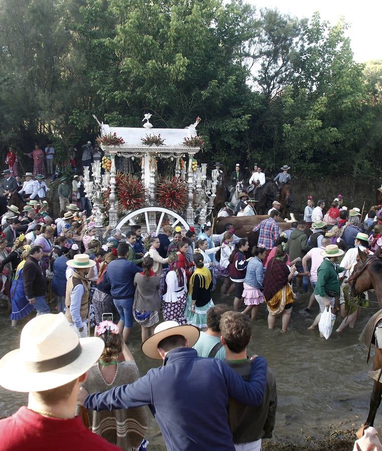 En imágenes, las hermandades de Sevilla, Triana y Sevilla Sur por el Quema (I)