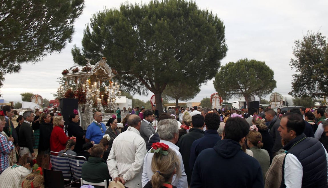 En imágenes, las hermandades de Sevilla, Triana y Sevilla Sur por el Quema (I)