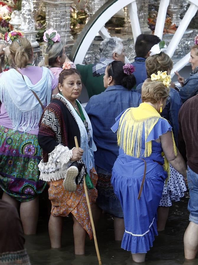 En imágenes, las hermandades de Sevilla, Triana y Sevilla Sur por el Quema (I)