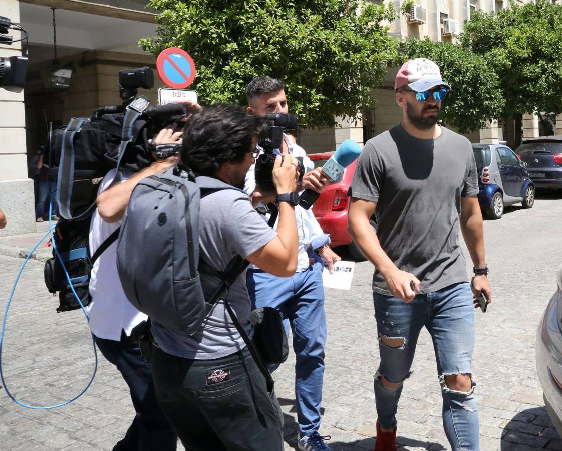 Los últimos momentos en libertad de los miembros de La Manada