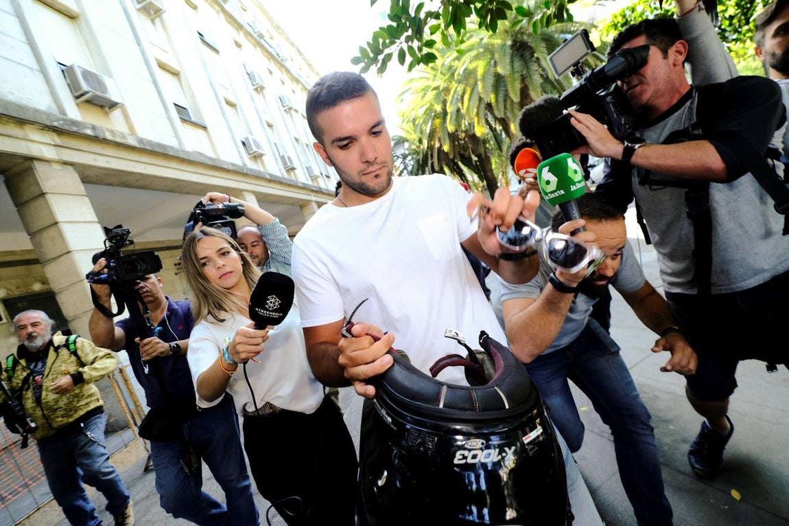 Los últimos momentos en libertad de los miembros de La Manada