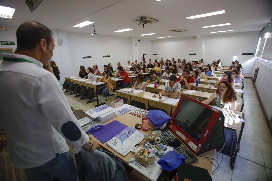 Más de 32.000 personas aspiran en Andalucía a las 3.800 plazas del Cuerpo de Maestros