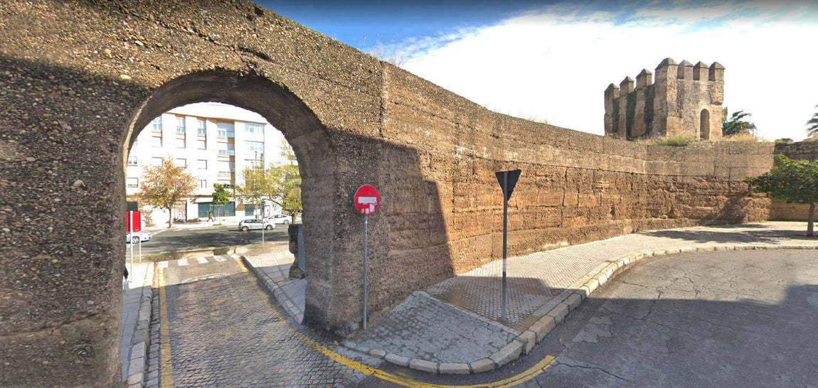 En imágenes, el proyecto de restauración de la muralla de la Macarena y su situación actual