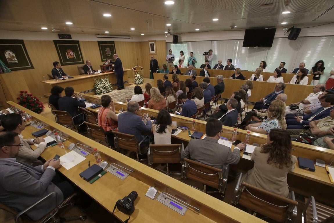 En imágenes, constitución de la Diputación con Villalobos al frente
