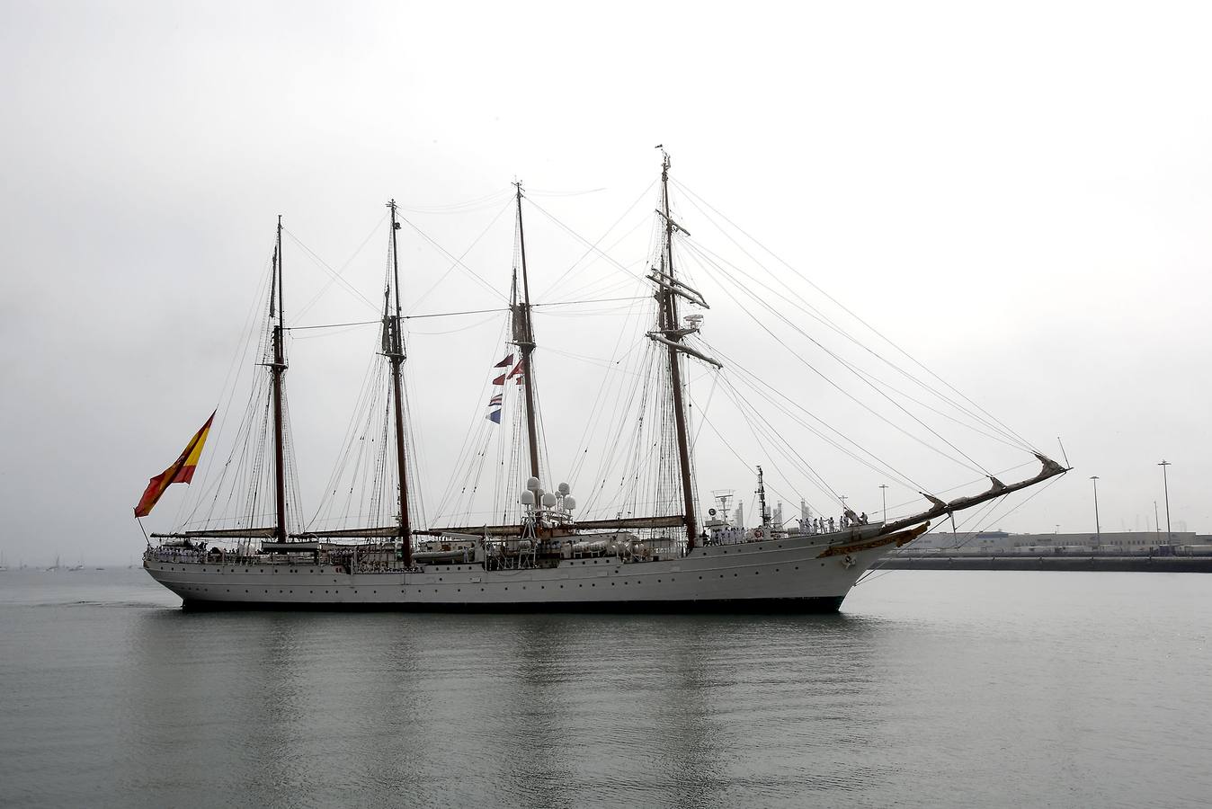 Elcano concluye en Cádiz su 91º crucero de instrucción