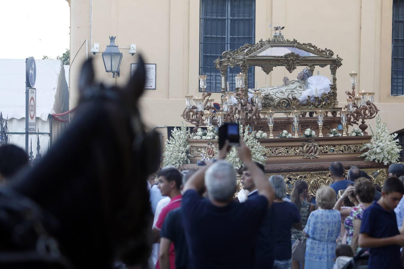 La procesión de la Virgen del Tránsito, en imágenes
