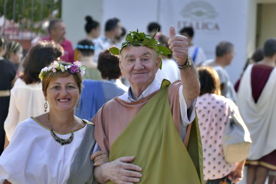 En imágenes, desfile de legionarios por el II Día de la Romanidad en Itálica