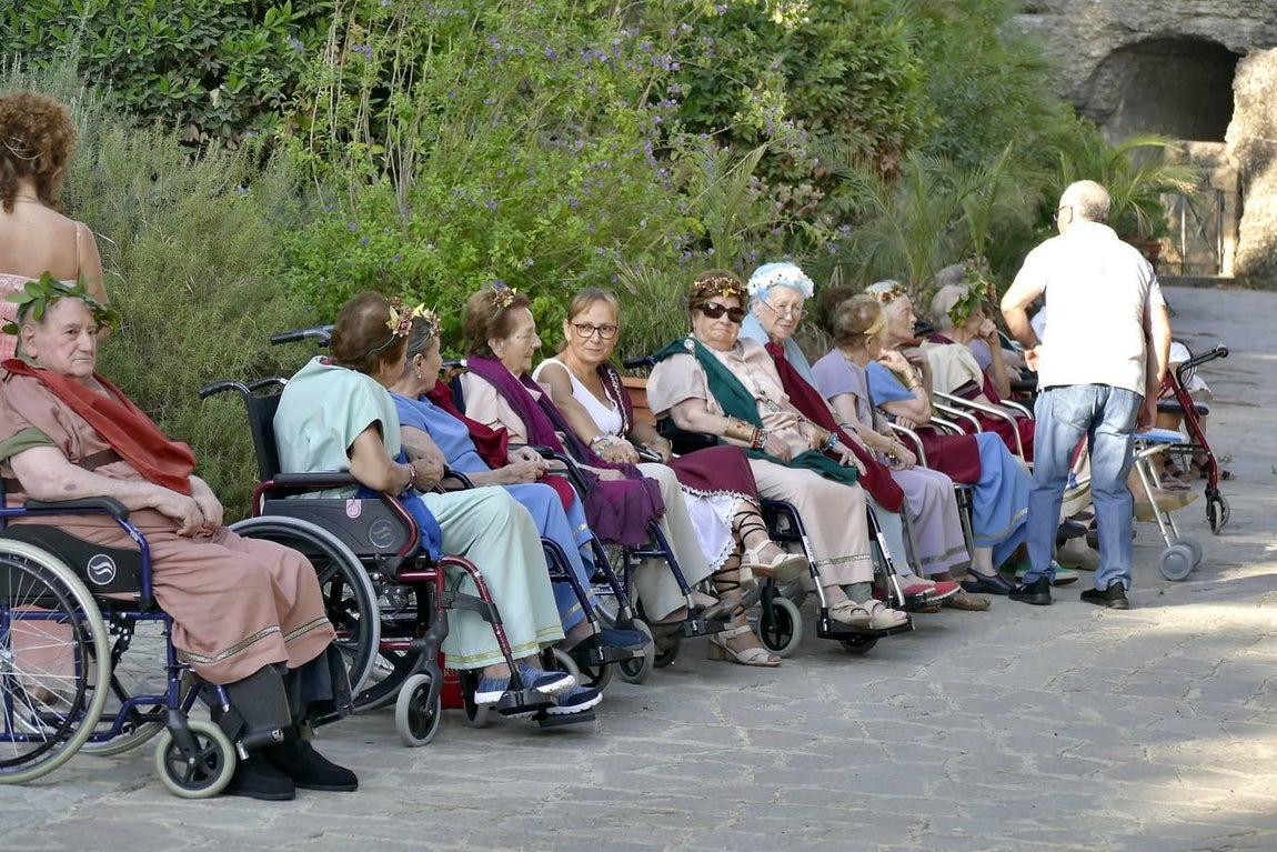 En imágenes, desfile de legionarios por el II Día de la Romanidad en Itálica