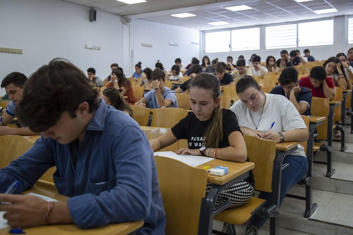 En imágenes, los primeros exámenes de Selectividad de septiembre en Andalucía