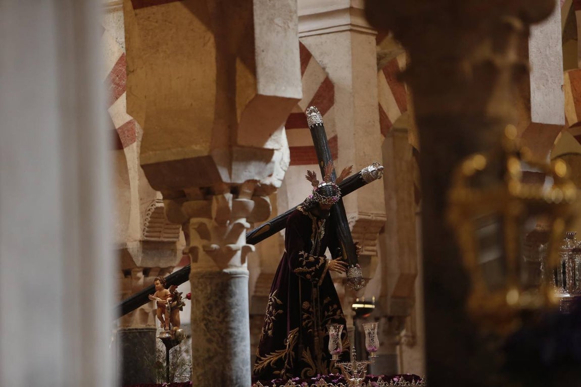 La magna exposición de Córdoba «Por tu Cruz redimiste el mundo», en imágenes