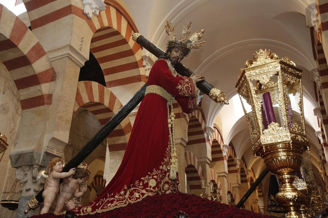 La magna exposición de Córdoba «Por tu Cruz redimiste el mundo», en imágenes