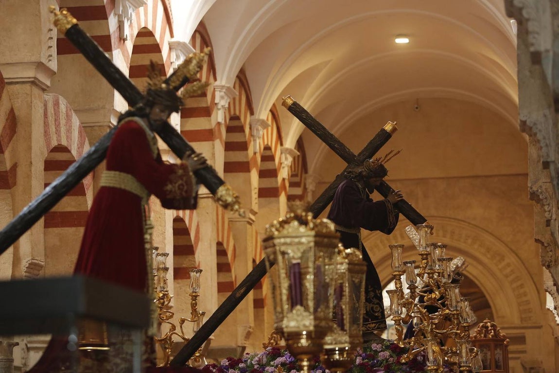 La magna exposición de Córdoba «Por tu Cruz redimiste el mundo», en imágenes