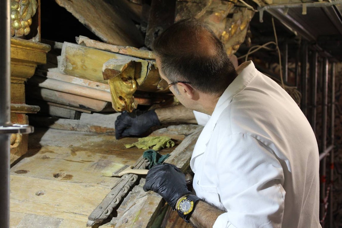 Restauración del retablo del santuario de Consolación de Utrera