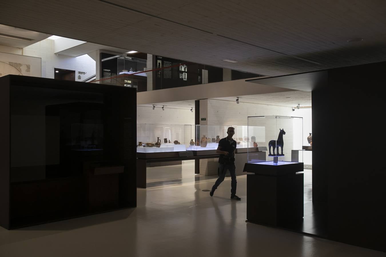 Un museo premiado y de vida irregular: diez años del Centro de Visitantes de Medina Azahara en Córdoba