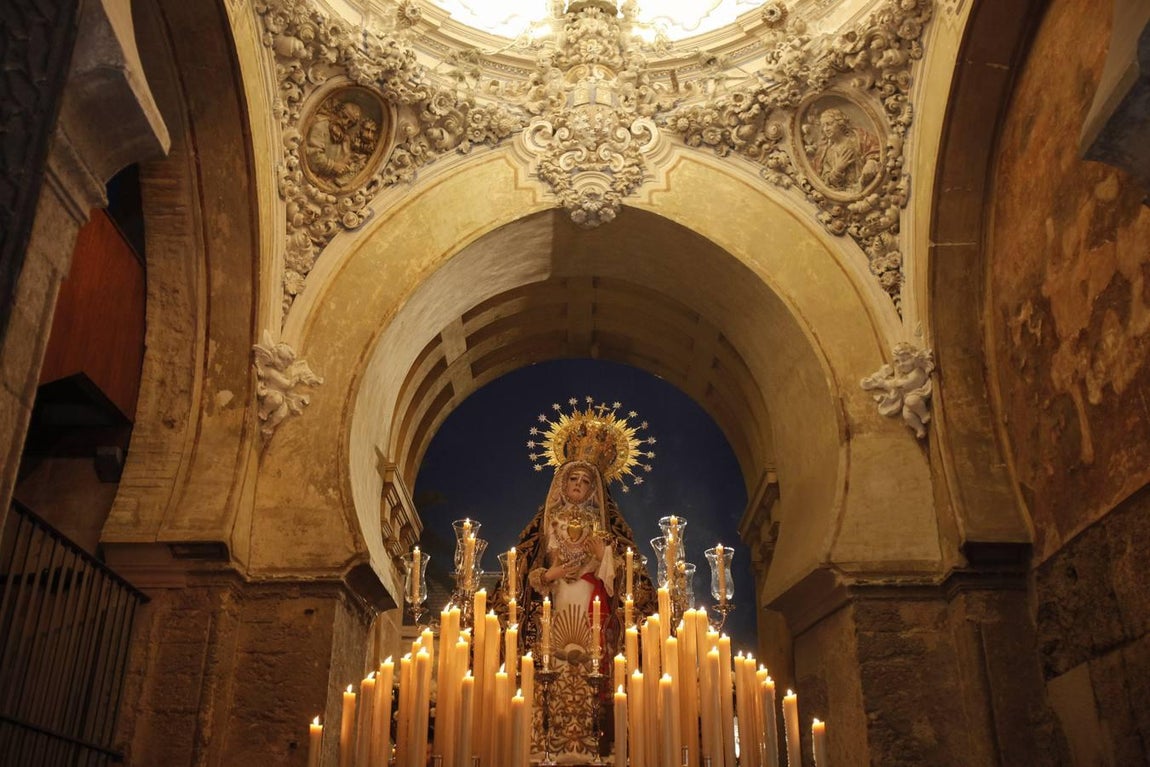 En imágenes, un recorrido por la historia de la Virgen de los Dolores de Córdoba