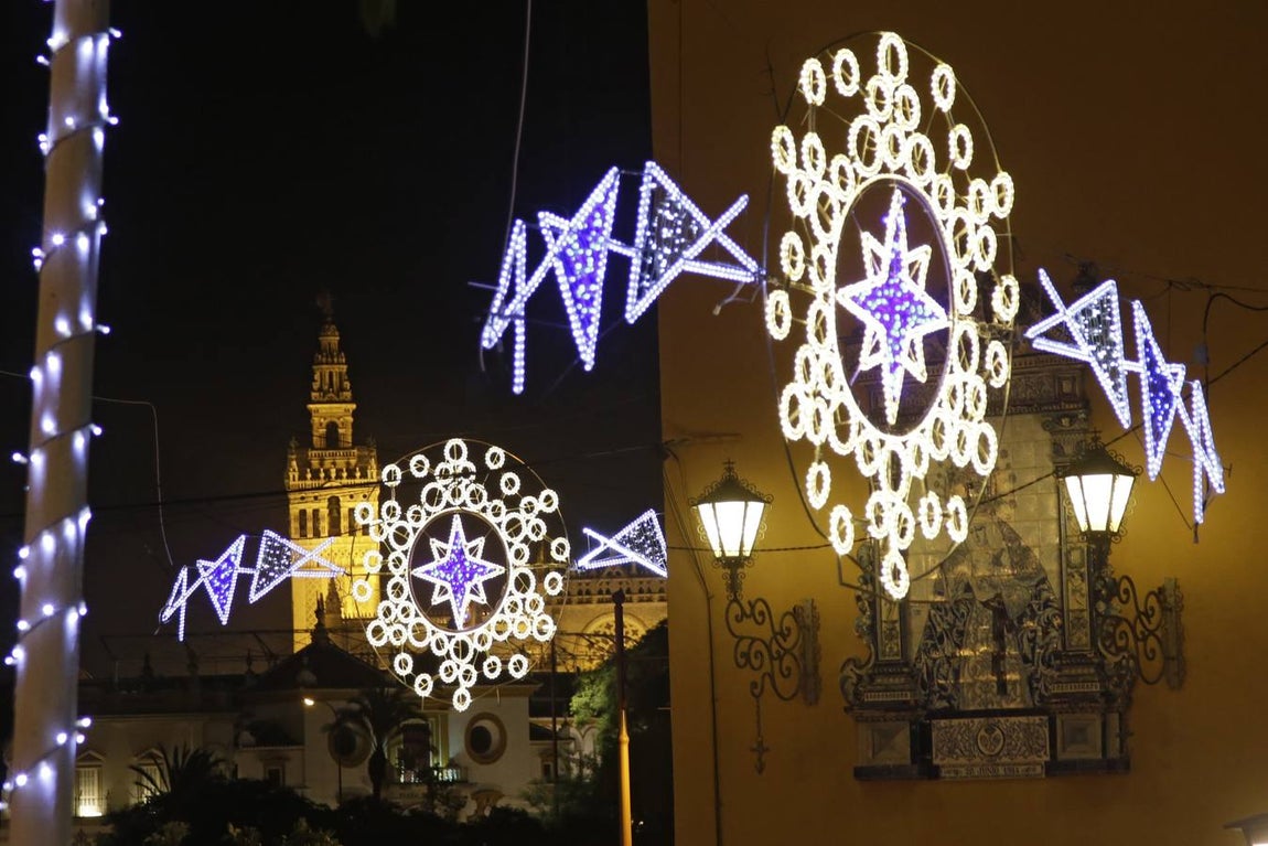Fotogalería: Sevilla luce ya su alumbrado navideño
