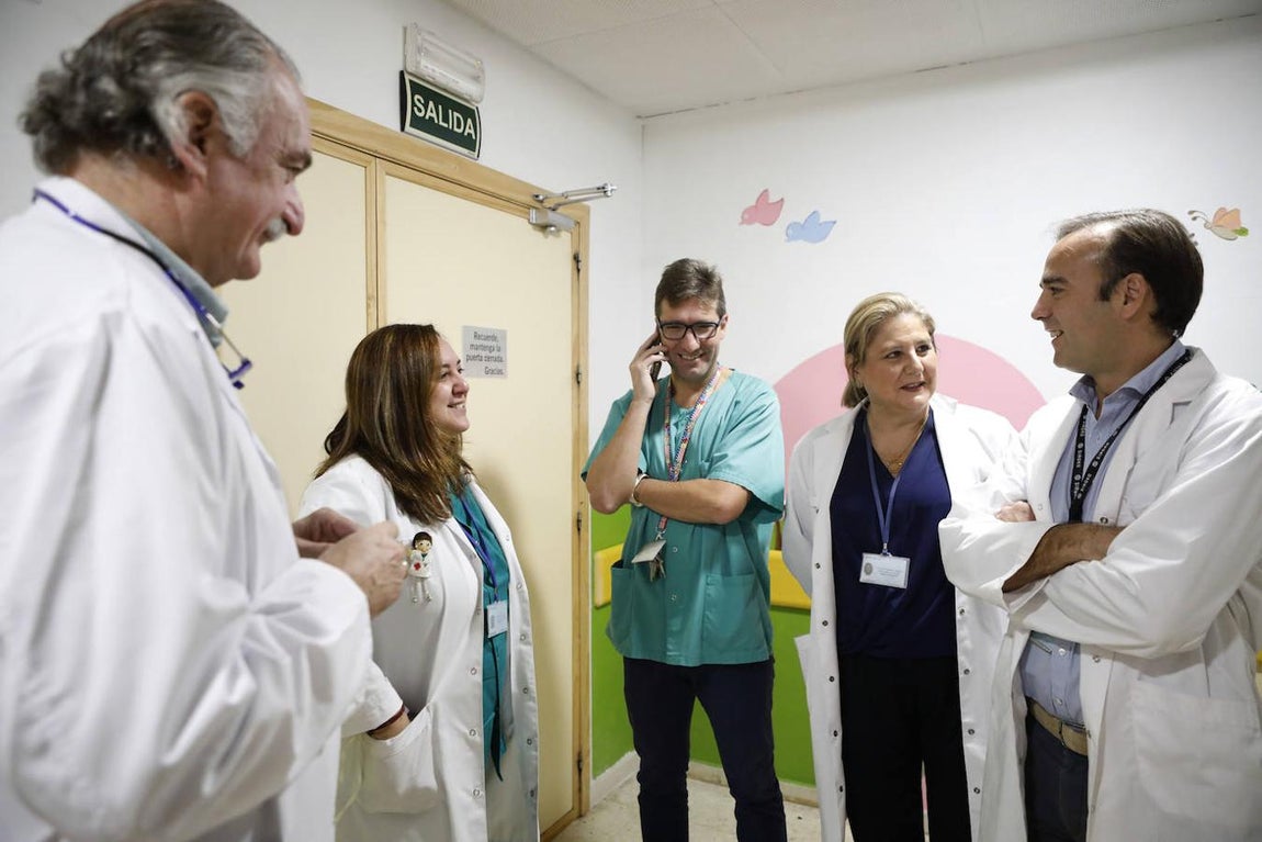 La labor de los expertos del Reina Sofía en cálculo renal en niños, en imágenes