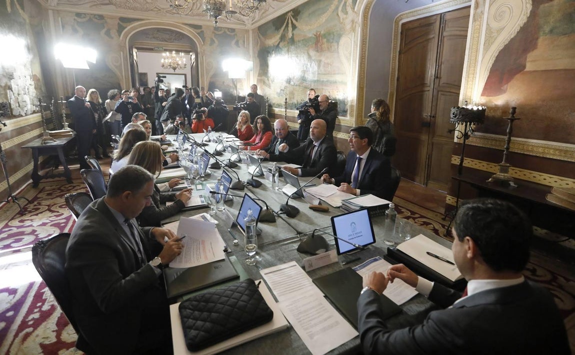 La reunión del Consejo de Gobierno de la Junta en Córdoba, en imágenes
