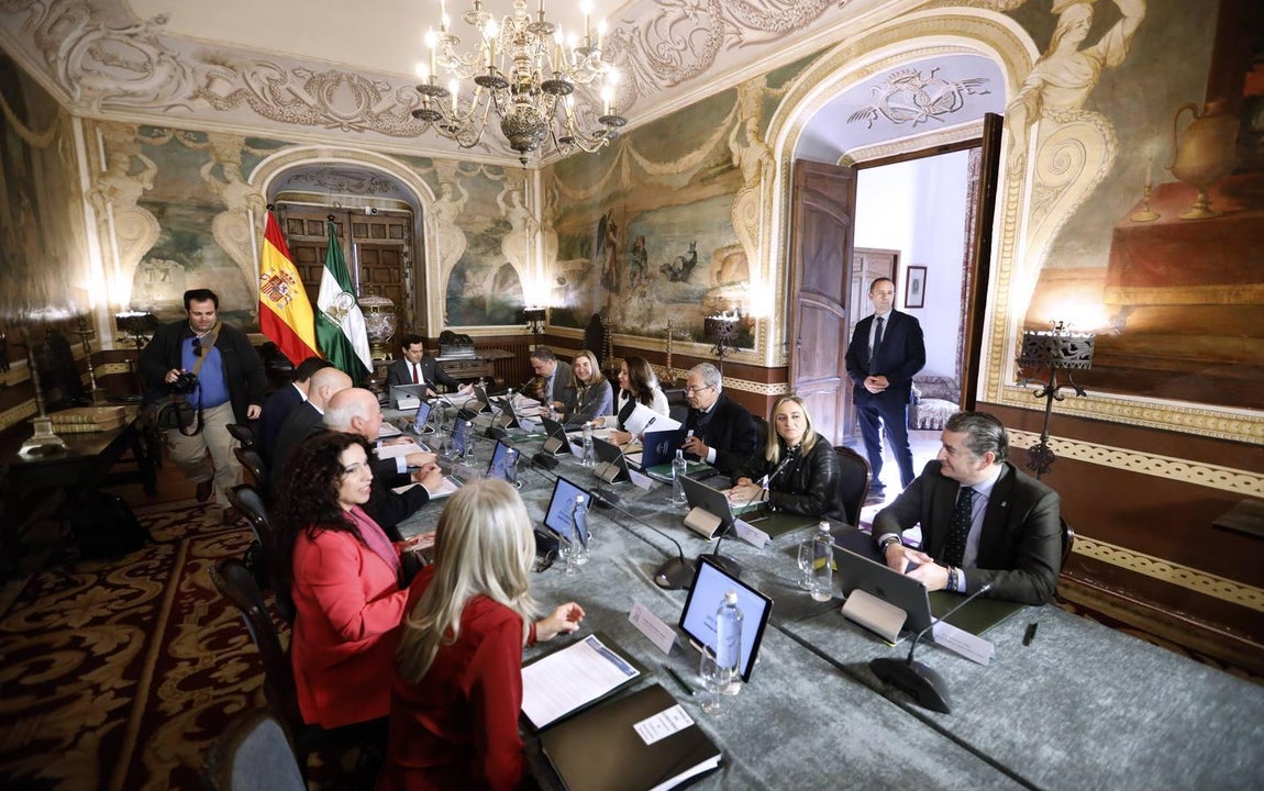La reunión del Consejo de Gobierno de la Junta en Córdoba, en imágenes