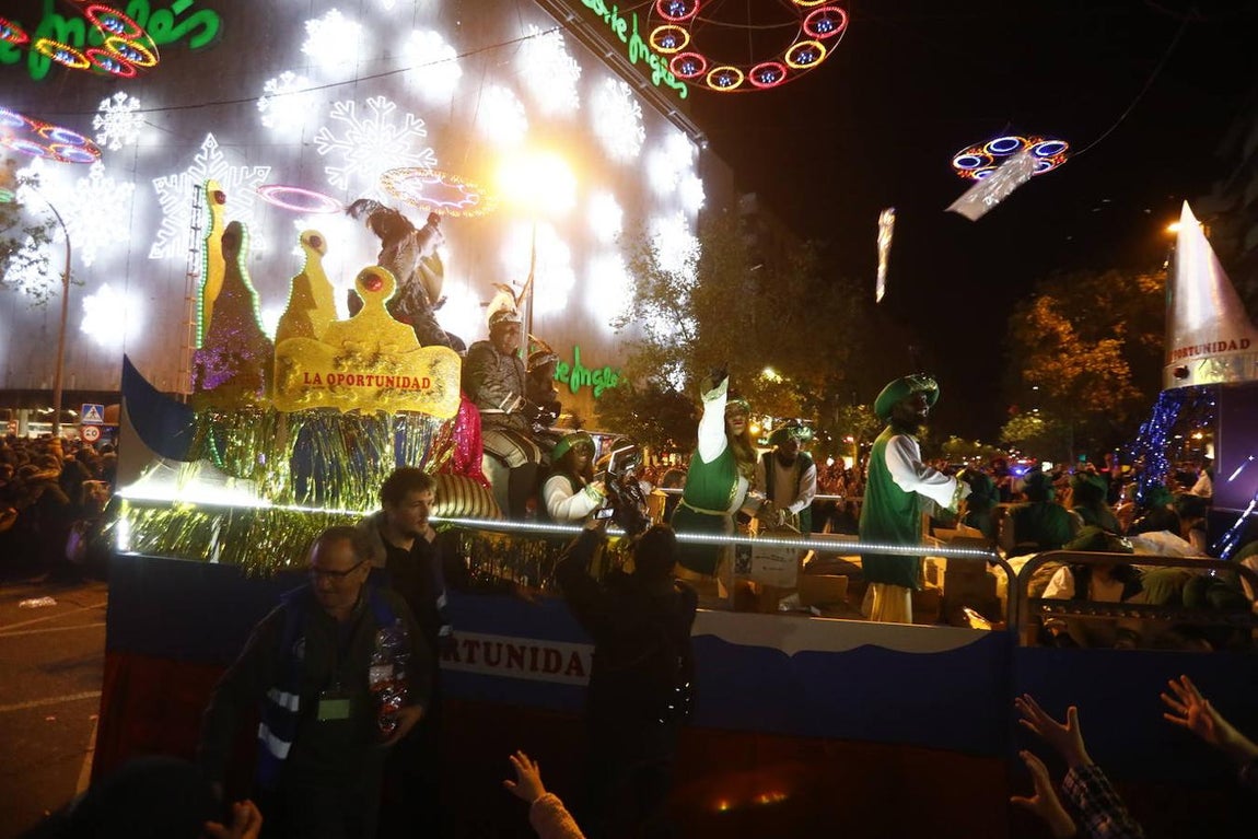 Las mejores imágenes de la Cabalgata de los Reyes Magos en Córdoba