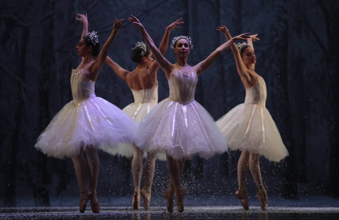 «El Cascanueces» de la Compañía Nacional de Danza, en imágenes
