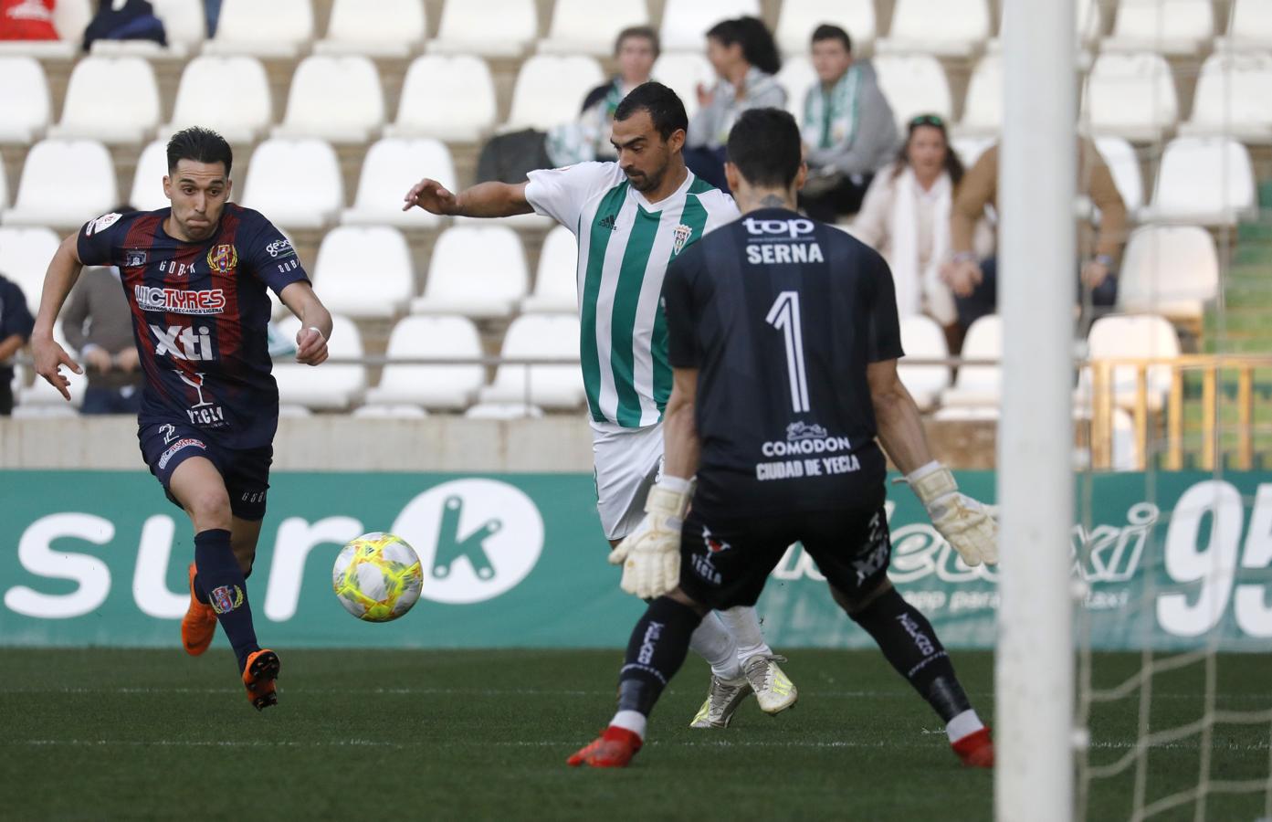Las mejores jugadas del Córdoba CF-Yeclano, en imágenes