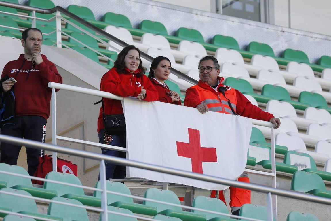 El ambiente en la grada del Córdoba-Yeclano, en imágenes