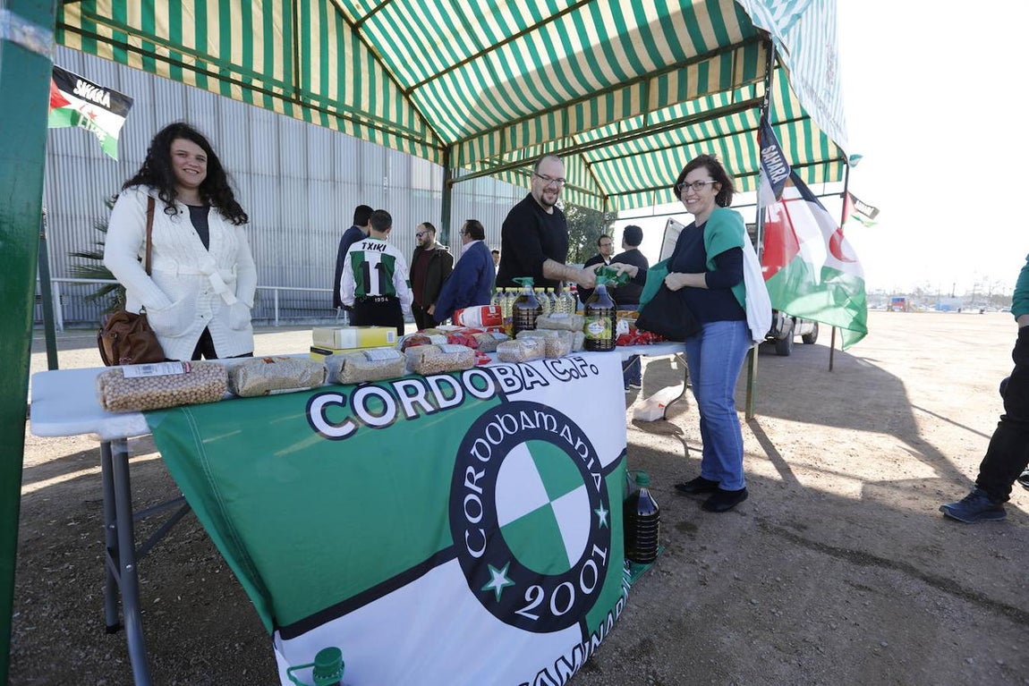 El ambiente en la grada del Córdoba-Yeclano, en imágenes