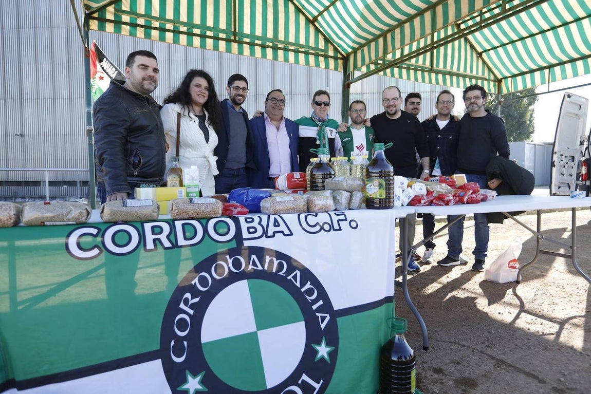 El ambiente en la grada del Córdoba-Yeclano, en imágenes